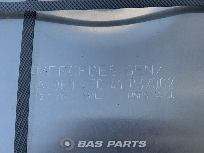 Mercedes-Benz Brandstoftank Mercedes 360 Liter A 960 470 51 04 - Depósito de combustible para Camión: foto 5 Mercedes-Benz Brandstoftank Mercedes 360 Liter A 960 470 51 04 - Depósito de combustible para Camión: foto 5