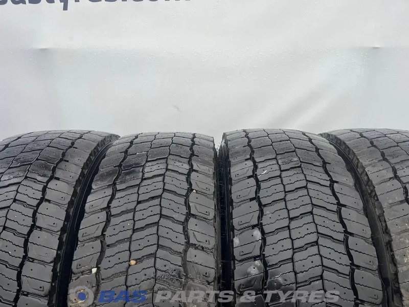 Michelin Remix Michelin Remix 295/60R22.5 X Multi D 150/147 M+S 3PMSF gebruikte set - Neumático para Camión: foto 2 Michelin Remix Michelin Remix 295/60R22.5 X Multi D 150/147 M+S 3PMSF gebruikte set - Neumático para Camión: foto 2