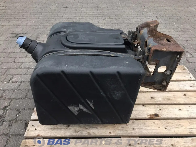 DAF DAF AdBlue tank 1702283 - Piezas de recambio para Camión: foto 2 DAF DAF AdBlue tank 1702283 - Piezas de recambio para Camión: foto 2