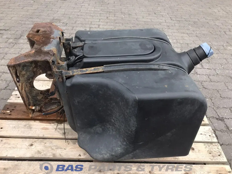 DAF DAF AdBlue tank 1702283 - Piezas de recambio para Camión: foto 4 DAF DAF AdBlue tank 1702283 - Piezas de recambio para Camión: foto 4