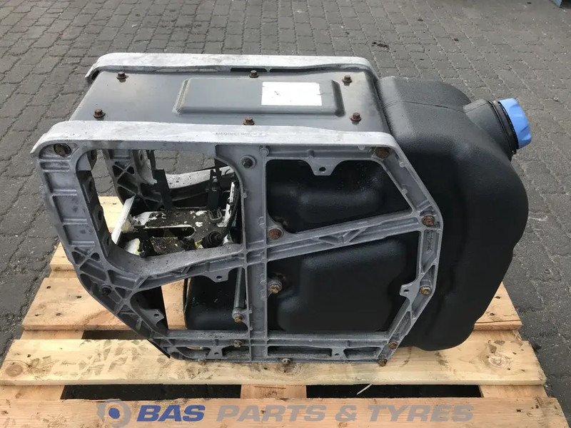 Volvo Volvo AdBlue tank 21231317 - Piezas de recambio para Camión: foto 4 Volvo Volvo AdBlue tank 21231317 - Piezas de recambio para Camión: foto 4