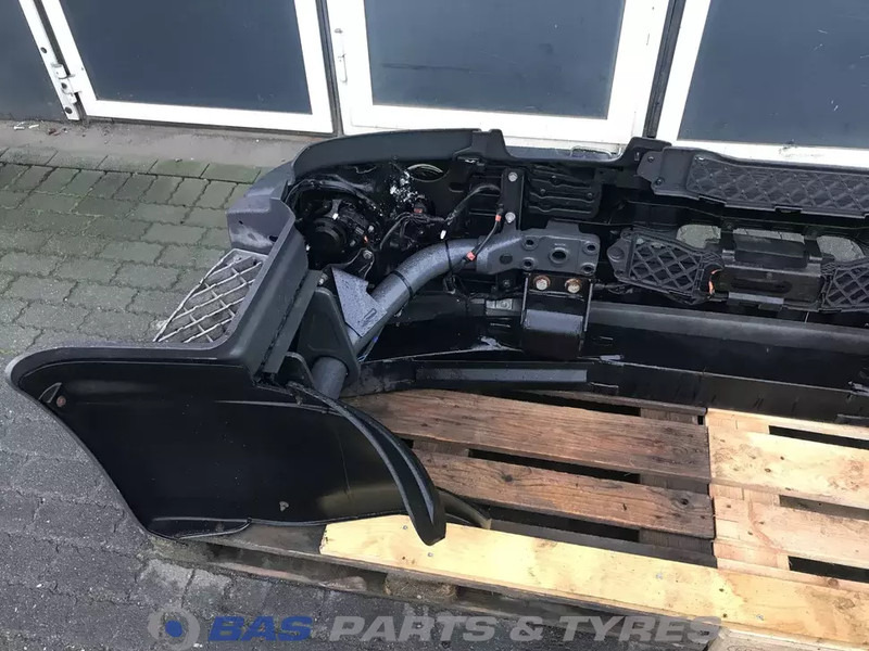 Renault D-Serie Bumper Renault 7482642303 - Parachoques para Camión: foto 4 Renault D-Serie Bumper Renault 7482642303 - Parachoques para Camión: foto 4