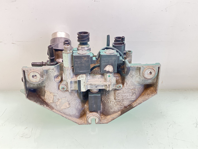 Volvo Brandstoffilterhuis Volvo 23844817 - Filtro de combustible para Camión: foto 2 Volvo Brandstoffilterhuis Volvo 23844817 - Filtro de combustible para Camión: foto 2