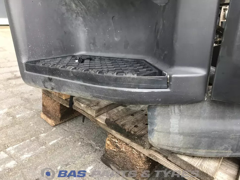 Parachoques para Camión Volvo FE Euro 6 Bumper Volvo 82543887: foto 9