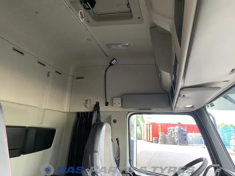 Volvo FMX Euro 6 Volvo Globetrotter L2H2 20383498 - Cabina e interior para Camión: foto 5 Volvo FMX Euro 6 Volvo Globetrotter L2H2 20383498 - Cabina e interior para Camión: foto 5