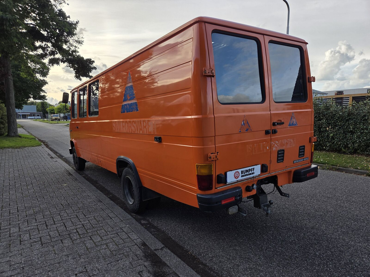 Mercedes-Benz L 608 D dubbel cabine (26700 km) goederen en personen bestelwagen - Furgoneta de pasajeros: foto 5 Mercedes-Benz L 608 D dubbel cabine (26700 km) goederen en personen bestelwagen - Furgoneta de pasajeros: foto 5