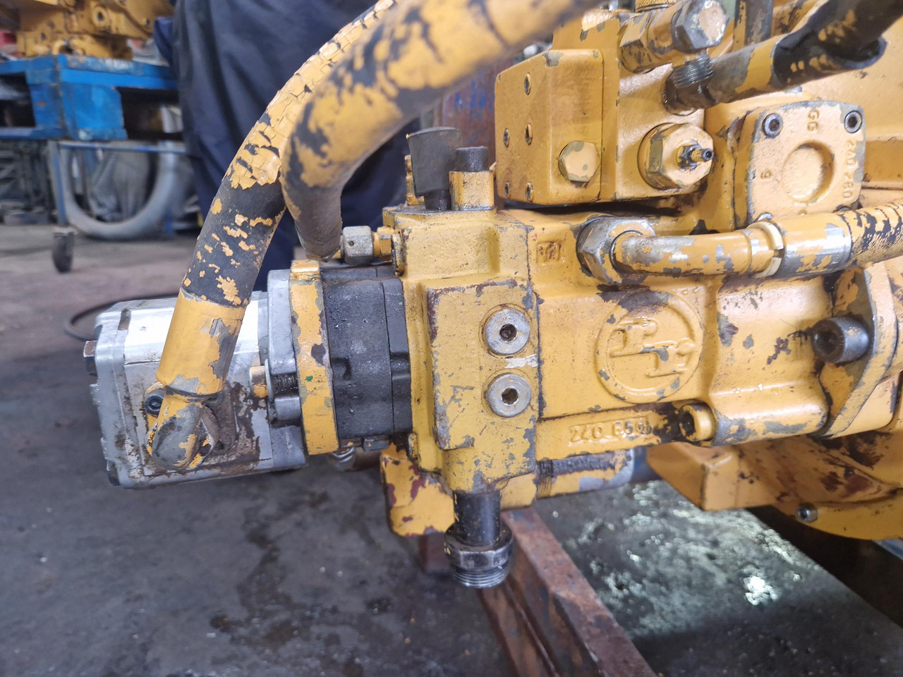 LIEBHERR A4VS6M51 9446727 - Bomba hidráulica para Maquinaria de construcción: foto 1 LIEBHERR A4VS6M51 9446727 - Bomba hidráulica para Maquinaria de construcción: foto 1