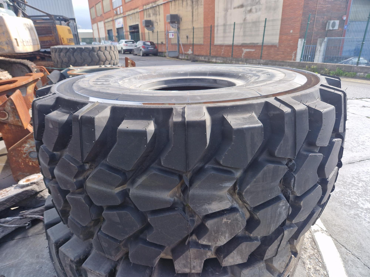 MICHELIN 29,5R25 SIN USAR - Rueda completa para Maquinaria de construcción: foto 1 MICHELIN 29,5R25 SIN USAR - Rueda completa para Maquinaria de construcción: foto 1