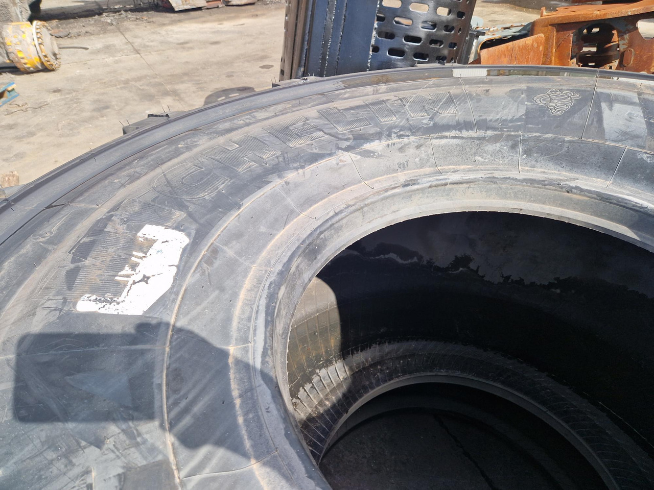 MICHELIN 29,5R25 SIN USAR - Rueda completa para Maquinaria de construcción: foto 2 MICHELIN 29,5R25 SIN USAR - Rueda completa para Maquinaria de construcción: foto 2