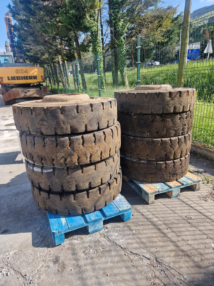 RUEDAS MACIZAS 12.00R20  - Rueda completa para Maquinaria de construcción: foto 3 RUEDAS MACIZAS 12.00R20  - Rueda completa para Maquinaria de construcción: foto 3