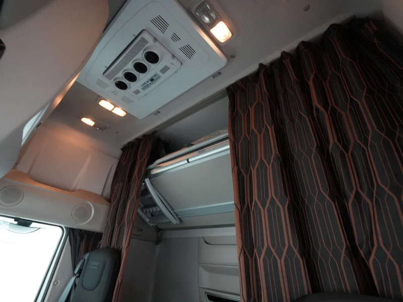Cabeza tractora DAF XF 530 FT, Super Space Cab, Intarder, Rema, BullBar, 2x Tanks, New APK, New Tacho: foto 16