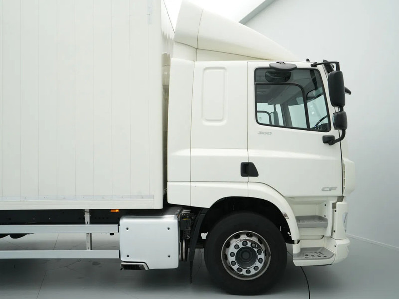 Camión caja cerrada DAF CF 300 FA Sleeping Cab, New APK, Full Tank, New Tacho, 2t Laadklep: foto 7