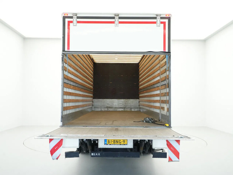 Camión caja cerrada DAF CF 300 FA Sleeping Cab, New APK, Full Tank, New Tacho, 2t Laadklep: foto 10