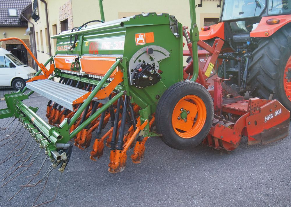 Agregat uprawowo-siewny Amazone HRB 301 I D9-30 2005 Agregat uprawowo siewny KUHN AMAZONE szerokość robocza 3m - Combinado de siembra: foto 3 Agregat uprawowo-siewny Amazone HRB 301 I D9-30 2005 Agregat uprawowo siewny KUHN AMAZONE szerokość robocza 3m - Combinado de siembra: foto 3