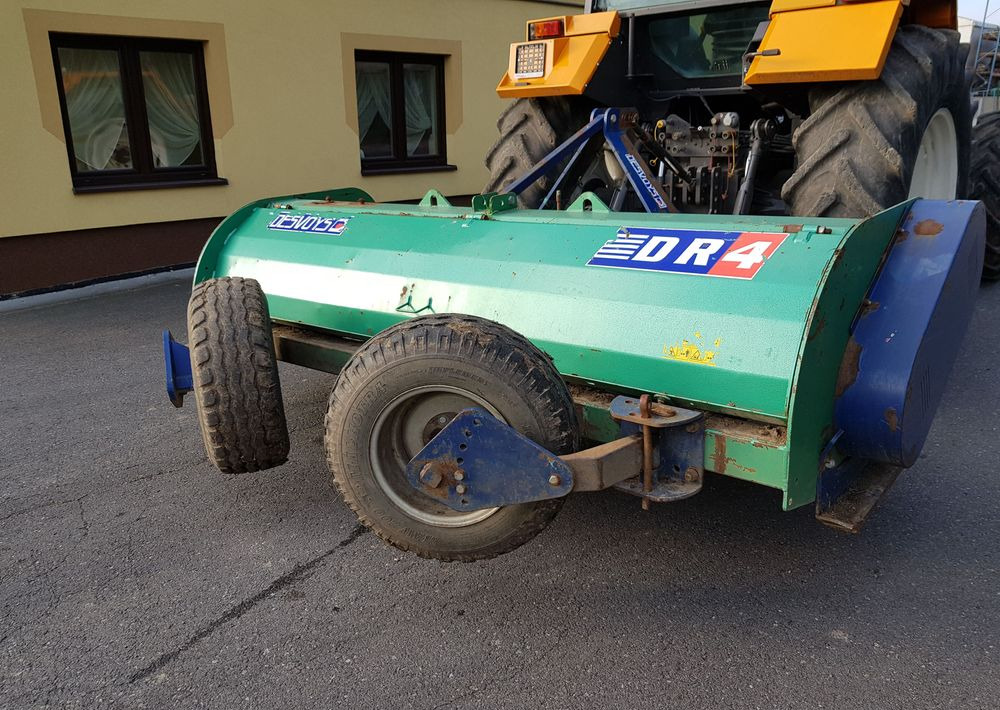 Kosiarka bijakowa Desvoys BH DR4 2011 - Desbrozadora de martillos: foto 2 Kosiarka bijakowa Desvoys BH DR4 2011 - Desbrozadora de martillos: foto 2