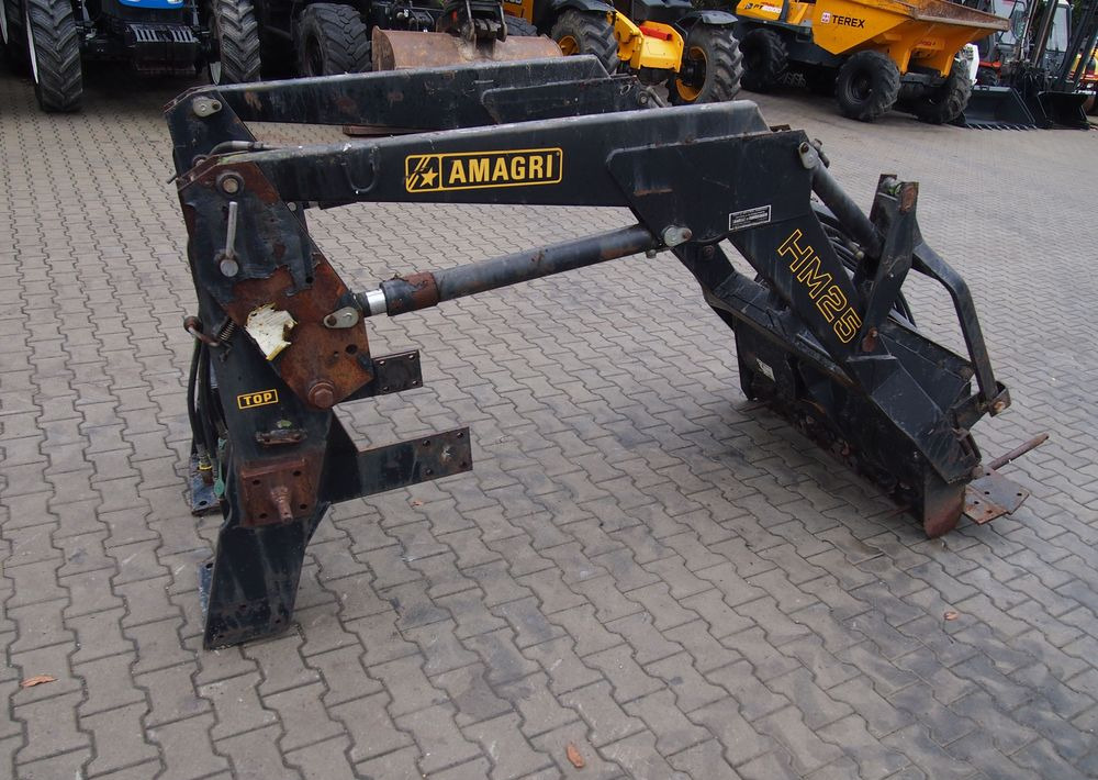 Ładowacz czołowy Amagri HM 25 1999 Tur AMAGRI do Renault 90-34 - Cargador frontal para tractor: foto 4 Ładowacz czołowy Amagri HM 25 1999 Tur AMAGRI do Renault 90-34 - Cargador frontal para tractor: foto 4