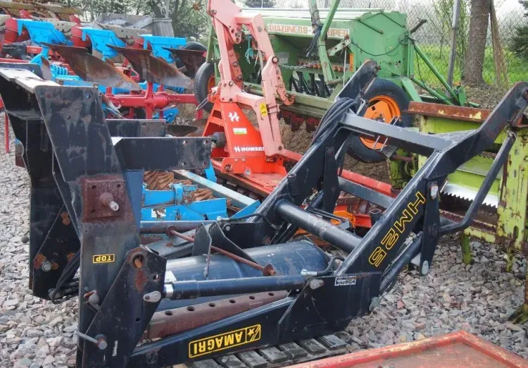 Ładowacz czołowy Tur do ciągnika MF NW JD CLAAS RENAULT - Cargador frontal para tractor: foto 1 Ładowacz czołowy Tur do ciągnika MF NW JD CLAAS RENAULT - Cargador frontal para tractor: foto 1