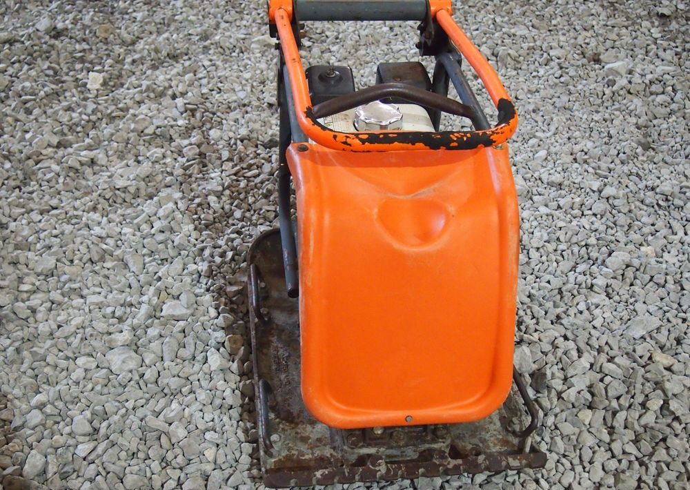 Ubijarka Belle PC5000E 2009 Zagęszczarka ubijarka Bella - Plancha reversible: foto 5 Ubijarka Belle PC5000E 2009 Zagęszczarka ubijarka Bella - Plancha reversible: foto 5