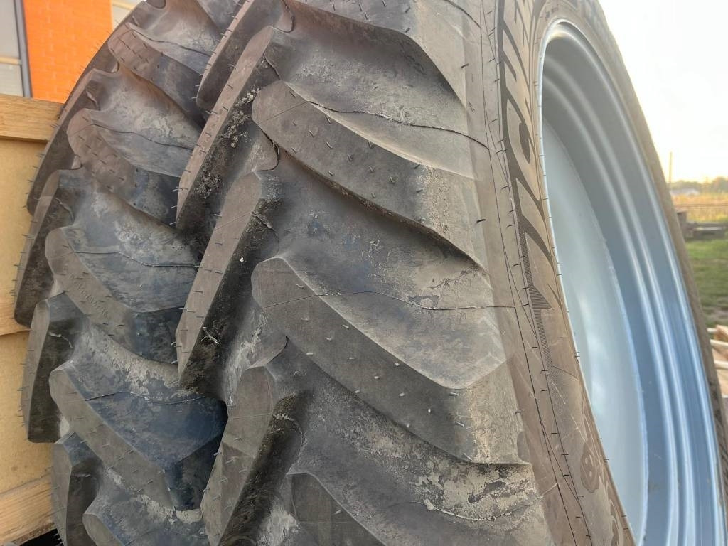 Michelin FELGA Z OPONĄ VF 420/95R50 CFO 179D/175E SPRAYBIB - Neumático para Maquinaria agrícola: foto 4 Michelin FELGA Z OPONĄ VF 420/95R50 CFO 179D/175E SPRAYBIB - Neumático para Maquinaria agrícola: foto 4