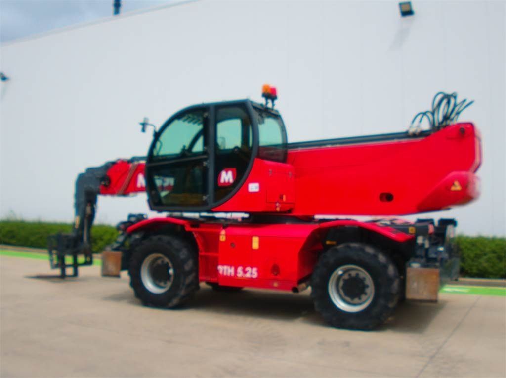 Magni 5.25 SH  - Manipulador telescópico: foto 3 Magni 5.25 SH  - Manipulador telescópico: foto 3