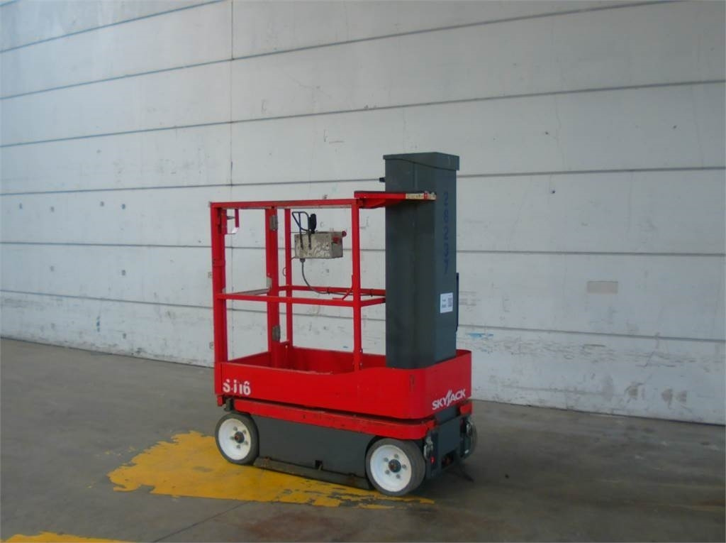 SkyJack SJ16 - Plataforma de mástil vertical: foto 2 SkyJack SJ16 - Plataforma de mástil vertical: foto 2