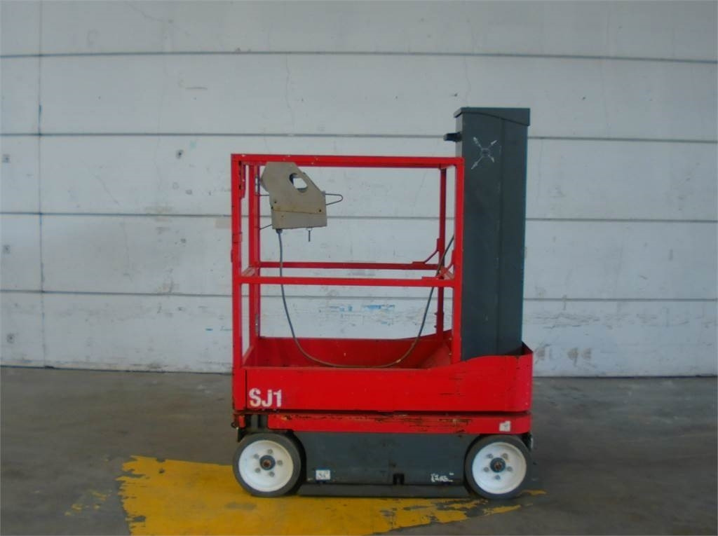 SkyJack SJ16 - Plataforma de mástil vertical: foto 1 SkyJack SJ16 - Plataforma de mástil vertical: foto 1