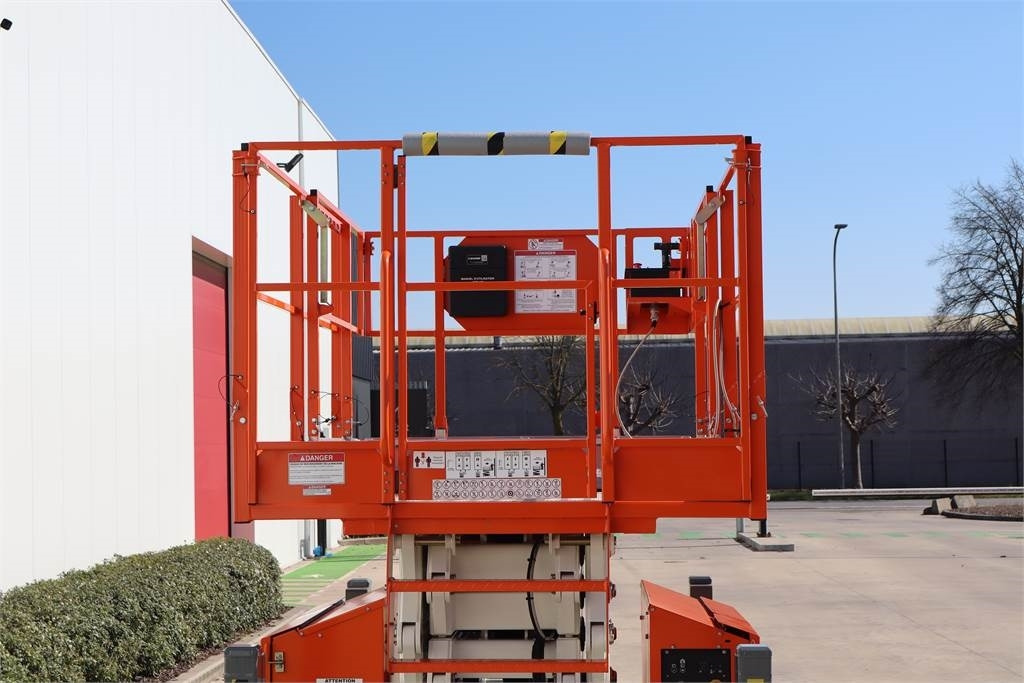 Plataforma de tijeras Snorkel S3370RTE: foto 10 Plataforma de tijeras Snorkel S3370RTE: foto 10