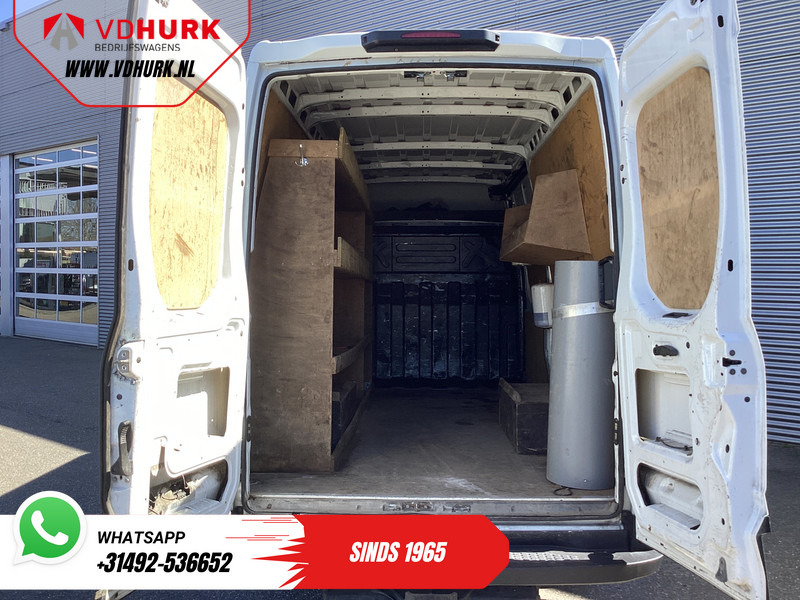 Iveco Daily 35C13V 2.3 L2H2 EXPORT ONLY Dubbel lucht/ 3.5t Trekverm./ Airco/ 3 Persoons/ Gev. Stoel/ Trekhaak - Furgón: foto 5 Iveco Daily 35C13V 2.3 L2H2 EXPORT ONLY Dubbel lucht/ 3.5t Trekverm./ Airco/ 3 Persoons/ Gev. Stoel/ Trekhaak - Furgón: foto 5