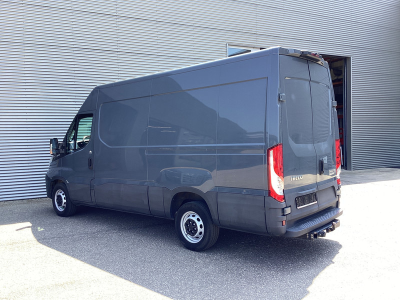 Iveco Daily 35S18V 3.0 180 pk ZF Aut. L2H2 352 EXPORT ONLY 3.5t Trekverm./ Gev.stoel/ Climate/ Camera/ Cruise/ Trekhaak - Furgón: foto 2 Iveco Daily 35S18V 3.0 180 pk ZF Aut. L2H2 352 EXPORT ONLY 3.5t Trekverm./ Gev.stoel/ Climate/ Camera/ Cruise/ Trekhaak - Furgón: foto 2