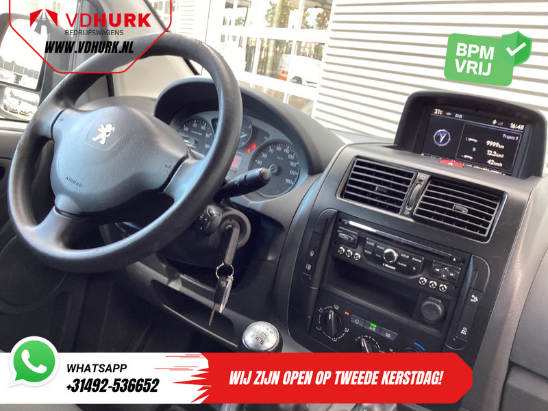 Peugeot Expert 2.0 HDI 130 pk L2 Dubbel Cabine DC EXPORT Airco/ Cruise/ Navi/ PDC/ Trekhaak - Furgoneta pequeña, Furgoneta combi: foto 3 Peugeot Expert 2.0 HDI 130 pk L2 Dubbel Cabine DC EXPORT Airco/ Cruise/ Navi/ PDC/ Trekhaak - Furgoneta pequeña, Furgoneta combi: foto 3