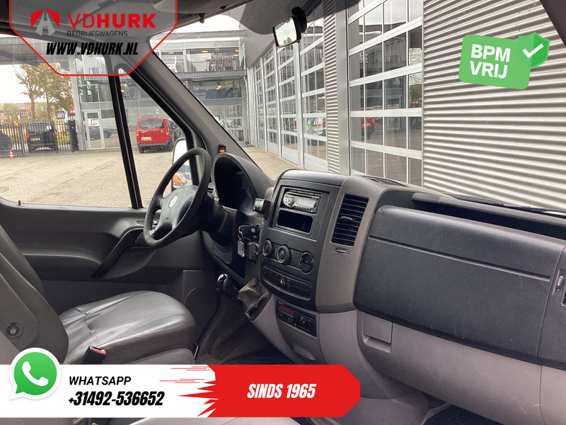 Volkswagen Crafter 50 2.5 TDI Aut. L2H2 DC Dubbel Cabine EXPORT 5 cil/ 3.5t Trekverm./ Airco/ 6 Pers./ 270Gr.Deuren/ Trekhaak - Furgón, Furgoneta combi: foto 3 Volkswagen Crafter 50 2.5 TDI Aut. L2H2 DC Dubbel Cabine EXPORT 5 cil/ 3.5t Trekverm./ Airco/ 6 Pers./ 270Gr.Deuren/ Trekhaak - Furgón, Furgoneta combi: foto 3