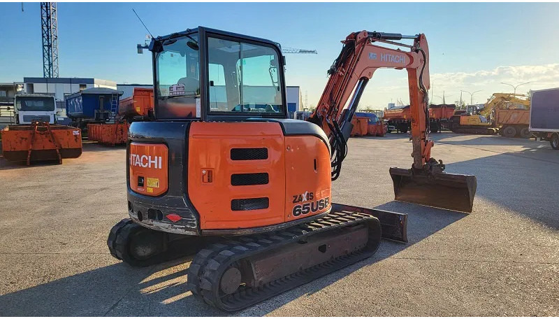 Hitachi ZX65USB-5A CLR - Excavadora de cadenas: foto 4 Hitachi ZX65USB-5A CLR - Excavadora de cadenas: foto 4