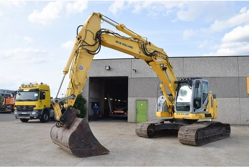 New Holland Kobelco E235B SR-LCT - Excavadora de cadenas: foto 3 New Holland Kobelco E235B SR-LCT - Excavadora de cadenas: foto 3