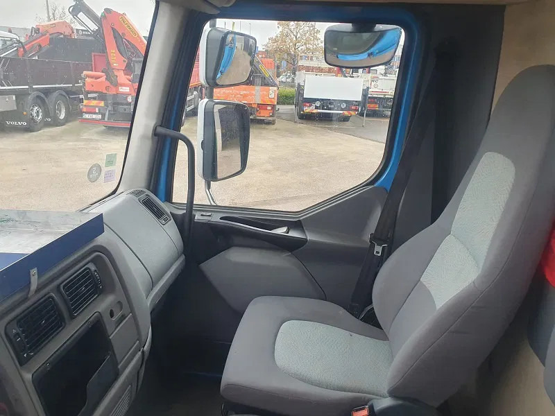 Renault DCi 220 - Camión grúa: foto 5 Renault DCi 220 - Camión grúa: foto 5