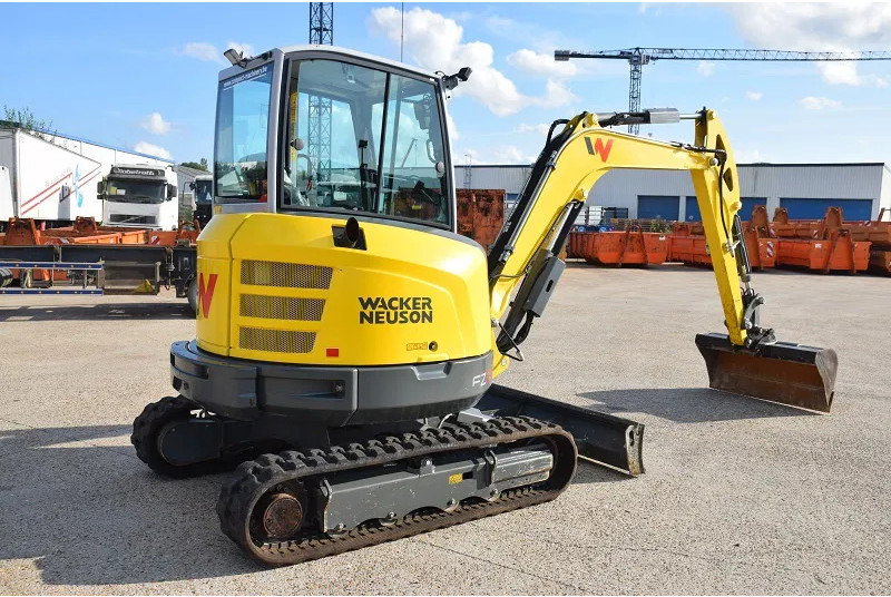 WACKER NEUSON Neuson Wacker 4 TON EZ36 -stock id104 - Miniexcavadora: foto 1 WACKER NEUSON Neuson Wacker 4 TON EZ36 -stock id104 - Miniexcavadora: foto 1