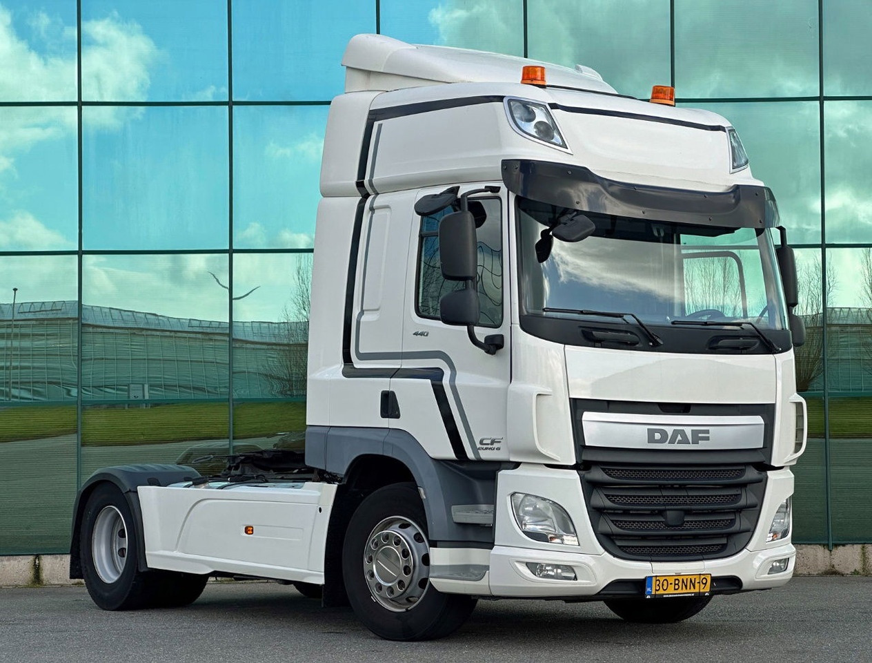 Cabeza tractora DAF CF 440 FT Space CAB 2x Tanks 766.000 KM TOP Condition NL Truck 2 Similar Pie: foto 6