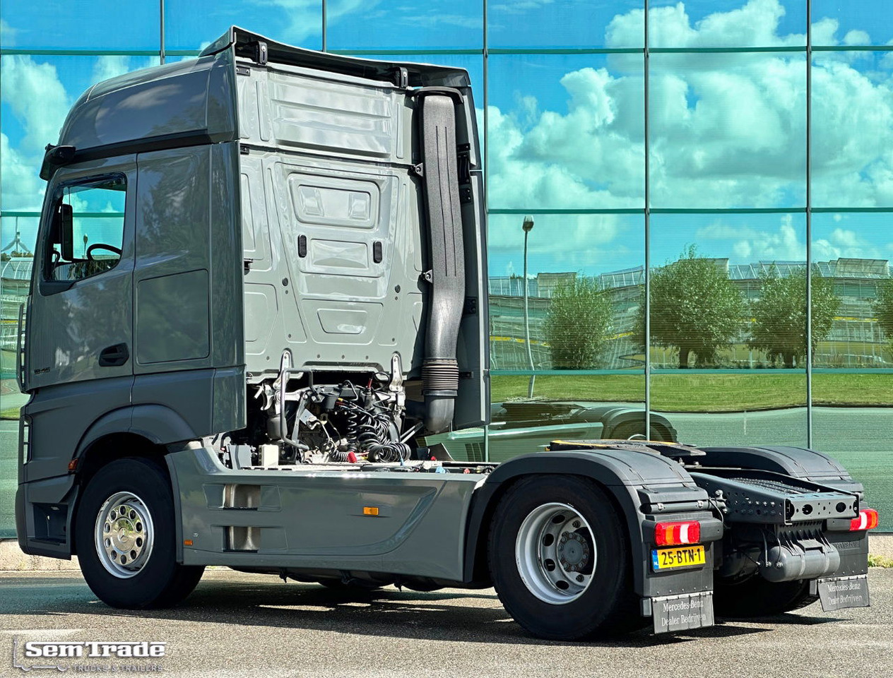 Mercedes-Benz Actros 1945 Euro 6 Only 214.000 KM Cameras NEW Condition NL-Truck - Cabeza tractora: foto 3 Mercedes-Benz Actros 1945 Euro 6 Only 214.000 KM Cameras NEW Condition NL-Truck - Cabeza tractora: foto 3
