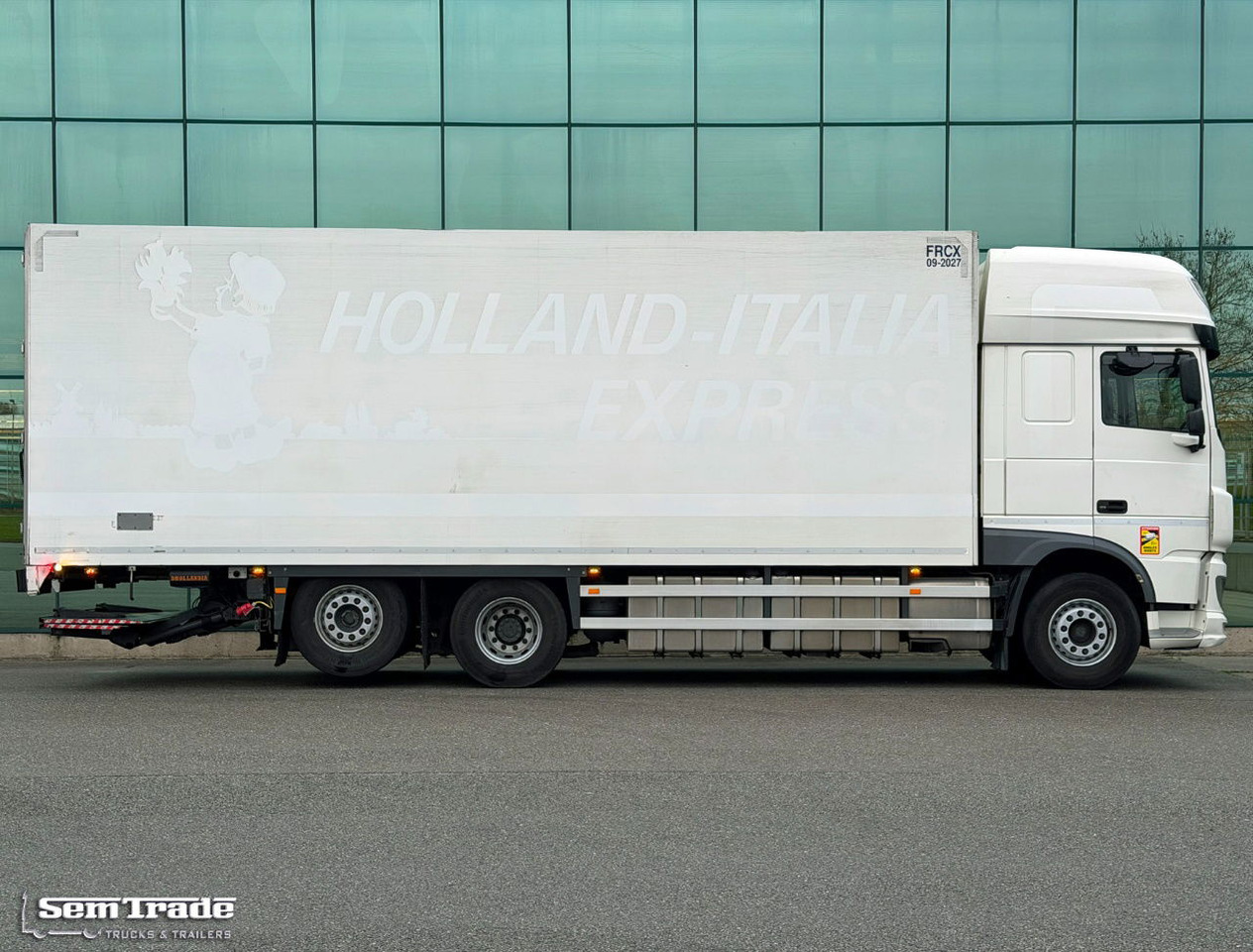 DAF XF 480 FAR SSC Isolated BOX 810x250x275 CM Inside TRS Cooling Tail Lift TOP Condition NL-Truck - Camión frigorífico: foto 5 DAF XF 480 FAR SSC Isolated BOX 810x250x275 CM Inside TRS Cooling Tail Lift TOP Condition NL-Truck - Camión frigorífico: foto 5