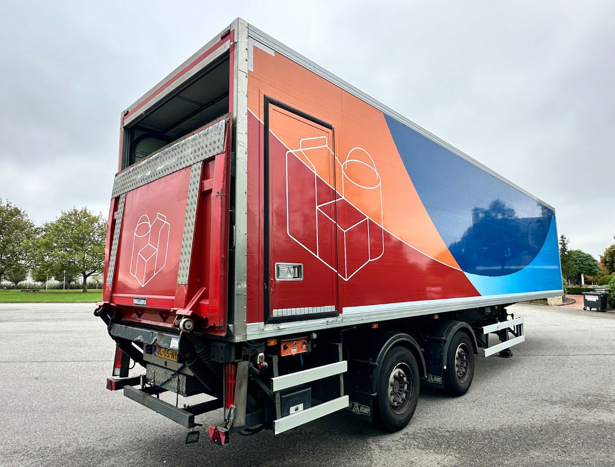 Diversen City Trailer Carrier Vector 1850 MT TRI-Temp Tail Lift Side Door Steering Axle 2 Pieces Available - Semirremolque frigorífico: foto 5 Diversen City Trailer Carrier Vector 1850 MT TRI-Temp Tail Lift Side Door Steering Axle 2 Pieces Available - Semirremolque frigorífico: foto 5
