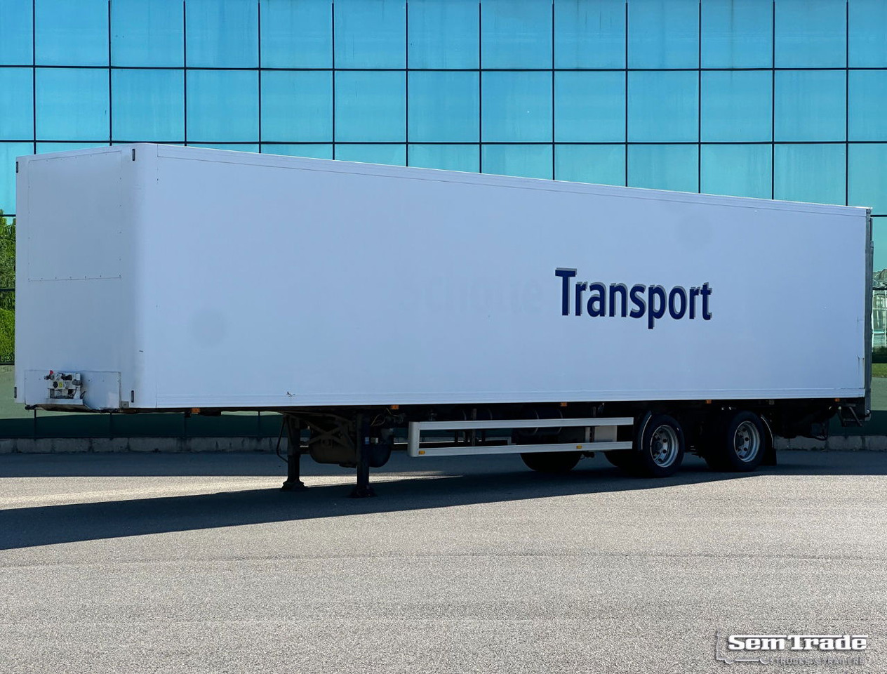 Jumbo 2 Alxe SOR Isolated BOX Tail Lift Steering Axle Holland-Trailer - Semirremolque caja cerrada: foto 1 Jumbo 2 Alxe SOR Isolated BOX Tail Lift Steering Axle Holland-Trailer - Semirremolque caja cerrada: foto 1