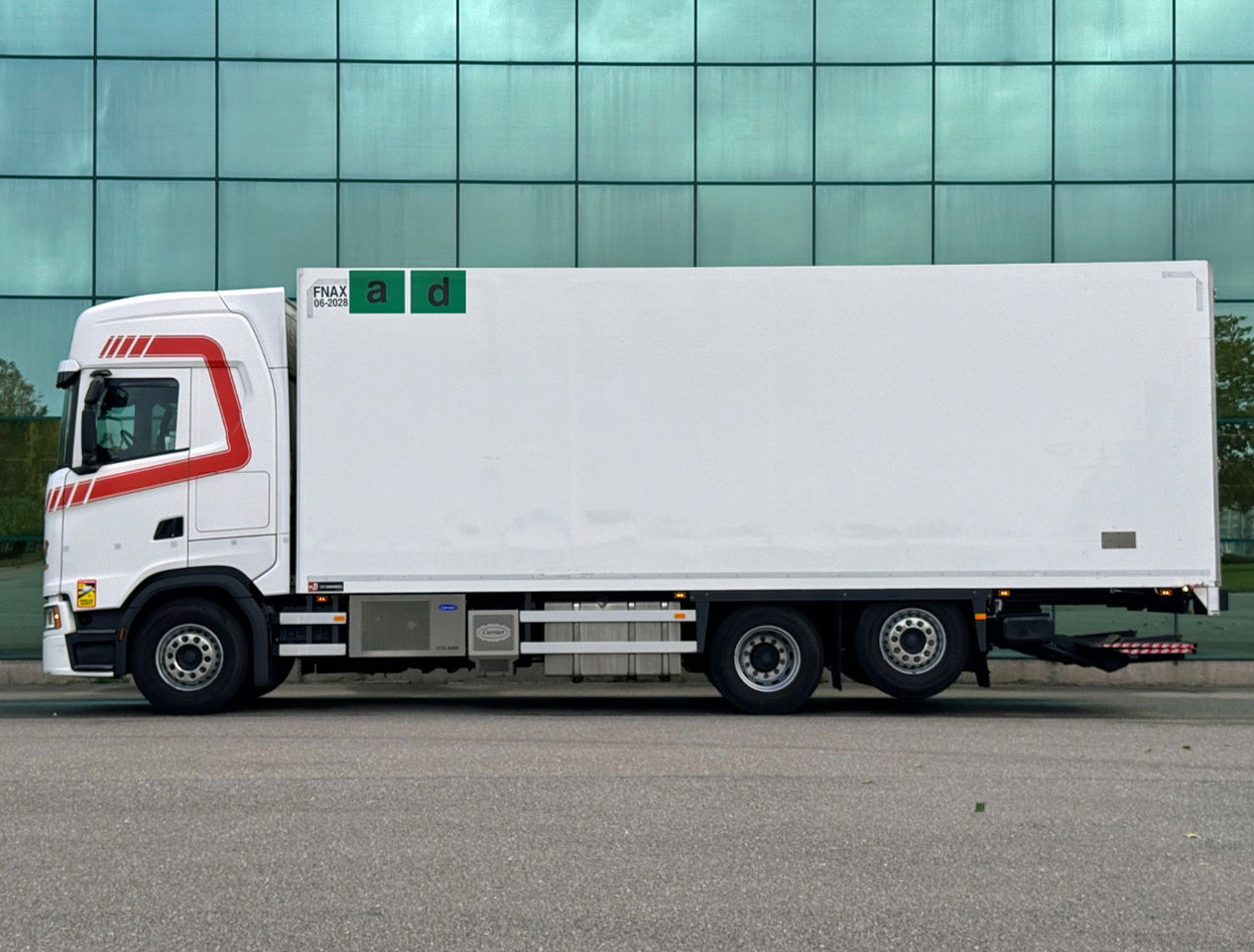 Scania S500 6X2 Retarder 815 x 250 x 275 CM Inside TOP Condition Holland Truck - Camión frigorífico: foto 2 Scania S500 6X2 Retarder 815 x 250 x 275 CM Inside TOP Condition Holland Truck - Camión frigorífico: foto 2