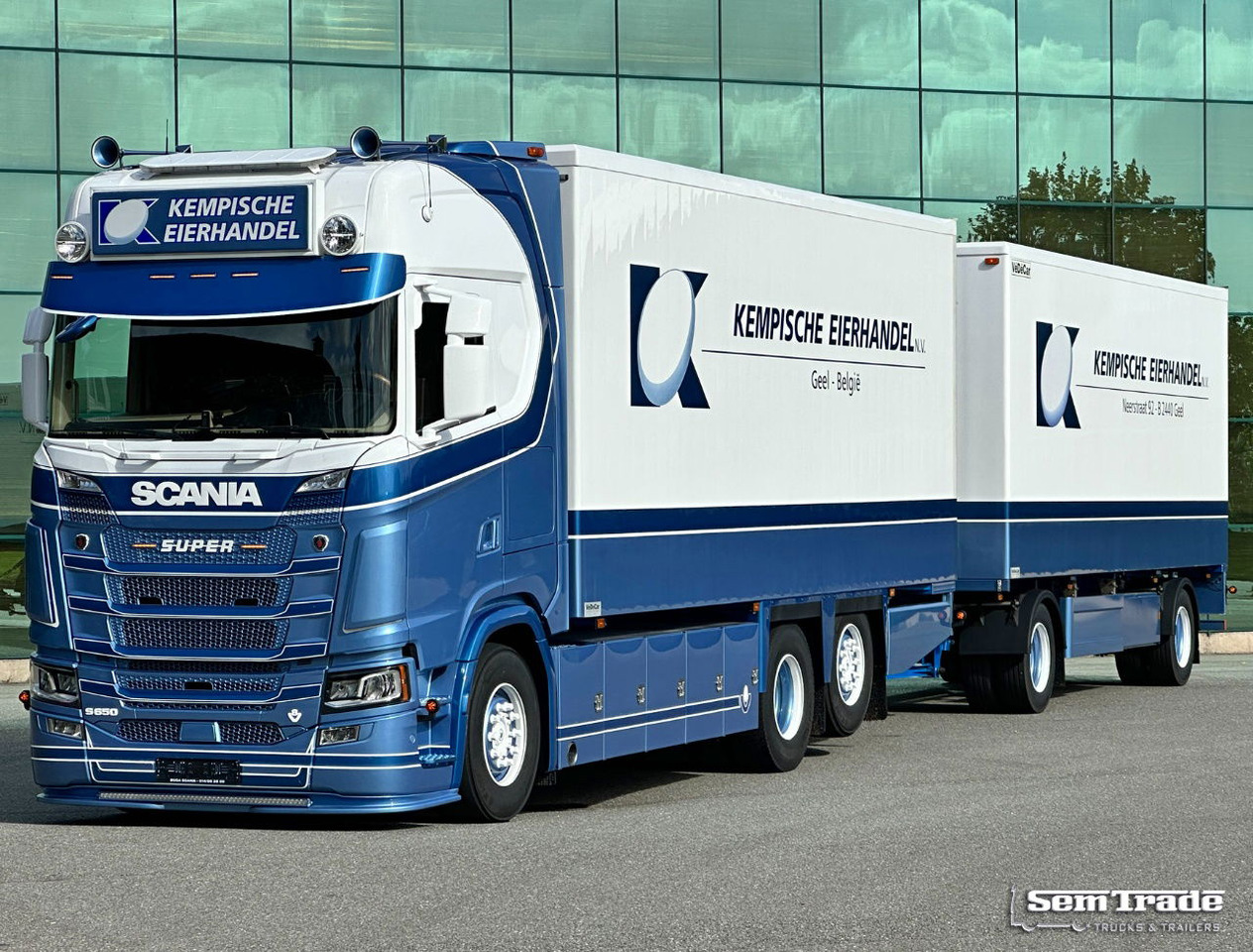 Scania S650 V8 NGS Only 193.000 KM Full Options FullY Isolated Body Special Show Truck / Combi NEW Condition - Camión frigorífico: foto 2 Scania S650 V8 NGS Only 193.000 KM Full Options FullY Isolated Body Special Show Truck / Combi NEW Condition - Camión frigorífico: foto 2