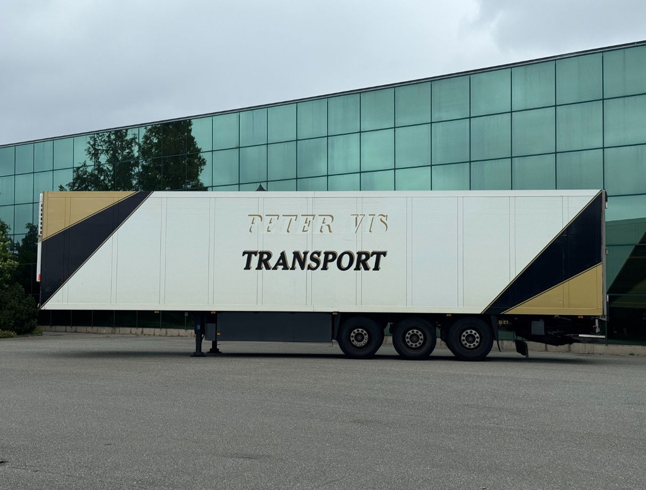Schmitz Cargobull SKO24 Thermo King SL200e Only 8.900 Hours 270 CM High 250 CM Wide Disc Brakes Lift Axle NL Trailer 3 Pieces IN Stock - Semirremolque frigorífico: foto 2 Schmitz Cargobull SKO24 Thermo King SL200e Only 8.900 Hours 270 CM High 250 CM Wide Disc Brakes Lift Axle NL Trailer 3 Pieces IN Stock - Semirremolque frigorífico: foto 2