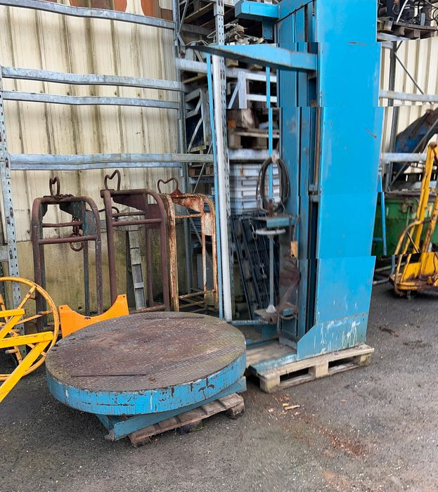 Enrubanneuse, escaliers metals, bois, chevre hydraulique, echafaudage ,mats - Equipo de construcción: foto 1 Enrubanneuse, escaliers metals, bois, chevre hydraulique, echafaudage ,mats - Equipo de construcción: foto 1