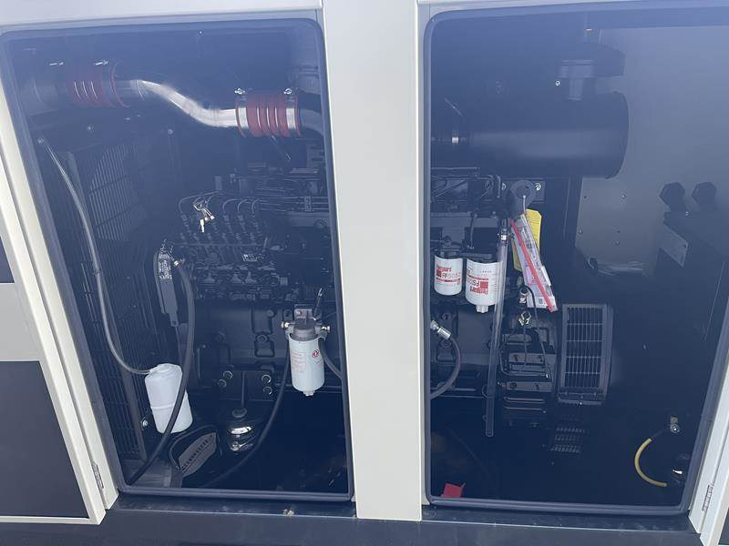 Generador industriale Cummins 220 kVA: foto 16