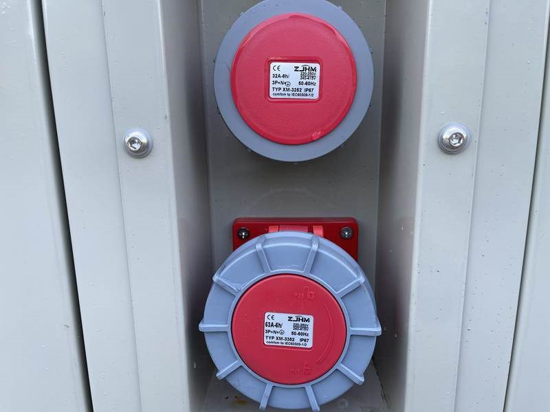 Cummins 28 kVA - Generador industriale: foto 3 Cummins 28 kVA - Generador industriale: foto 3