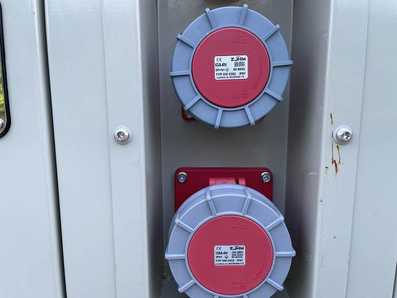 Cummins 55 kVA - Generador industriale: foto 4 Cummins 55 kVA - Generador industriale: foto 4
