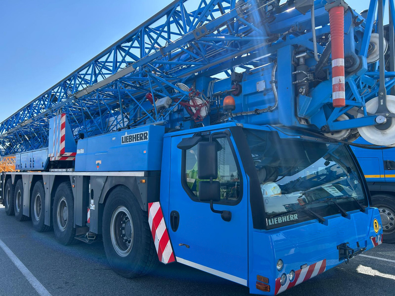 LIEBHERR MK 140 Plus - Autogrúa: foto 2 LIEBHERR MK 140 Plus - Autogrúa: foto 2