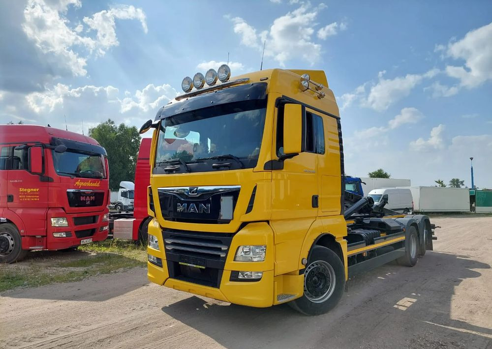 MAN TGX 26-500 Hakowiec oś skrętna - Camión multibasculante: foto 2 MAN TGX 26-500 Hakowiec oś skrętna - Camión multibasculante: foto 2