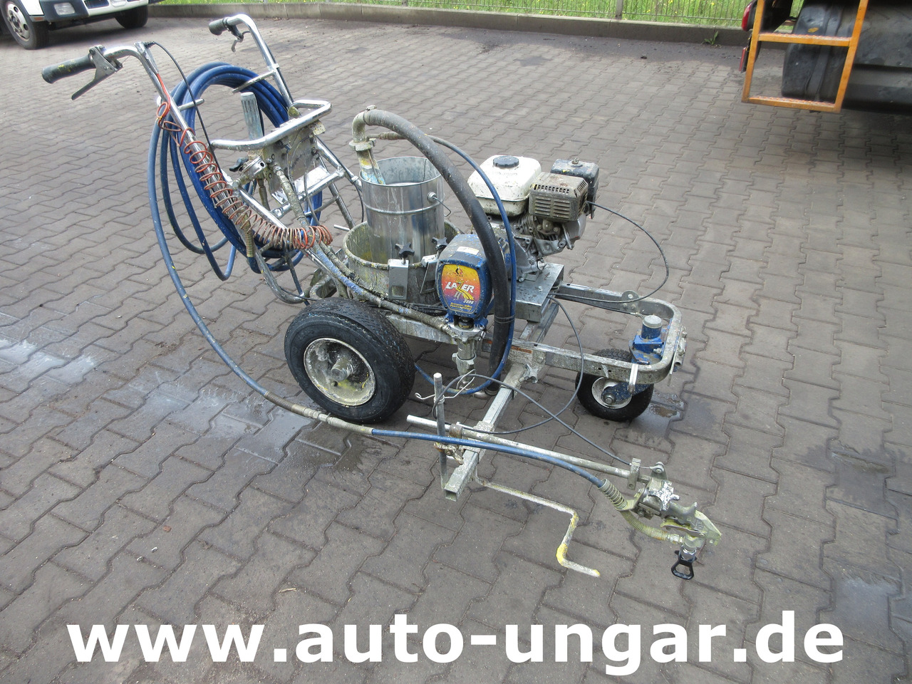 Graco LineLazer II 3900 Airless Roadmarking Machine Hofmann Markiermaschine - Construcción de carreteras: foto 1 Graco LineLazer II 3900 Airless Roadmarking Machine Hofmann Markiermaschine - Construcción de carreteras: foto 1